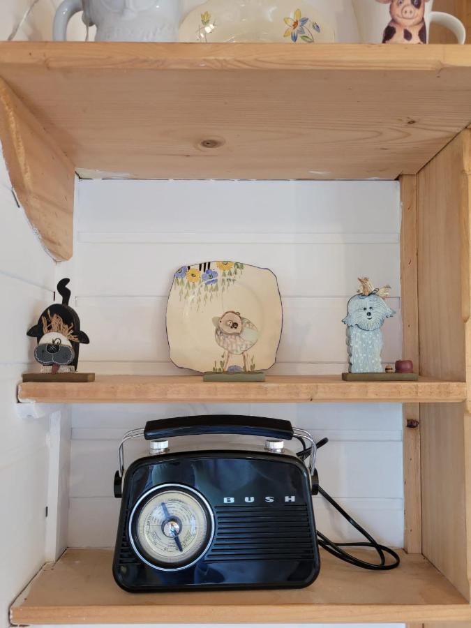 The Shepherds Hut At Forestview Farm Greenisland Exterior photo